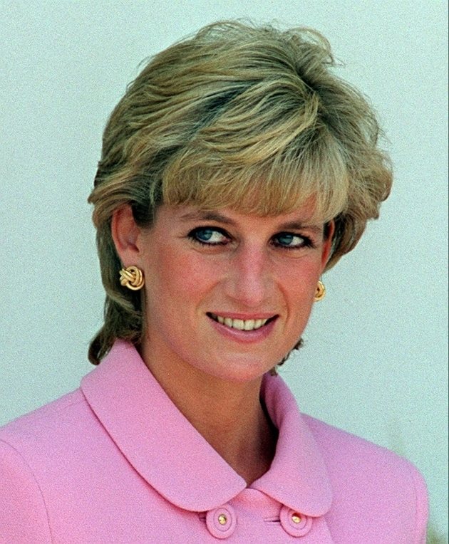 Lady Diana zahynula v srpnu 1997 při tragické autonehodě v Paříži.