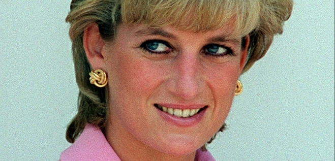 Lady Diana zahynula v srpnu 1997 při tragické autonehodě v Paříži.