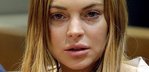 Herečka Lindsay Lohan pokračuje ve svých excesech.
