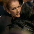 Céline Dion zdrceně přijímala kondolence.