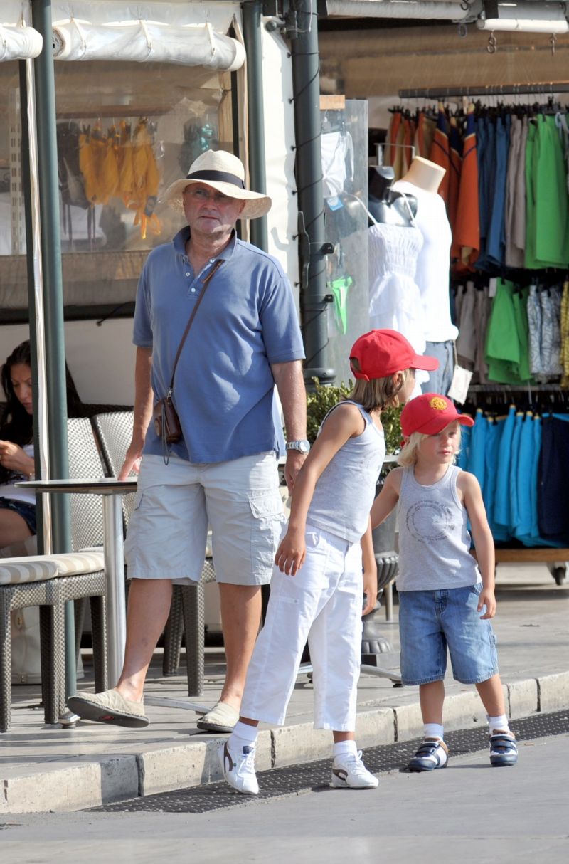 Phil Collins se svými syny Nicholasem a Matthewem.