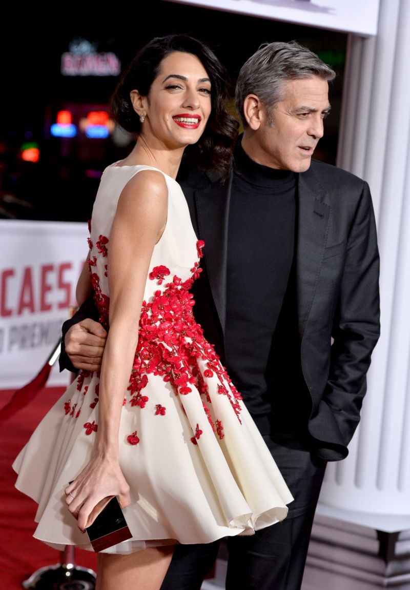Clooney si svou milovanou manželku držel stále při sobě.