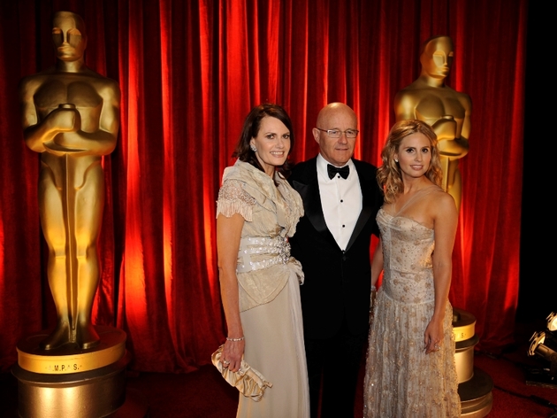 Oscara místo zesnulého herce před sedmi lety převzali otec Kim, matka Sally a sestra Kate.