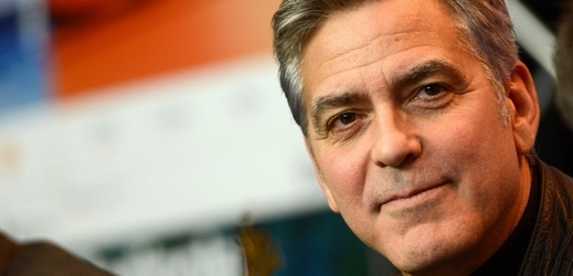 George Clooney vypadá s přibývajícím věkem stále lépe.