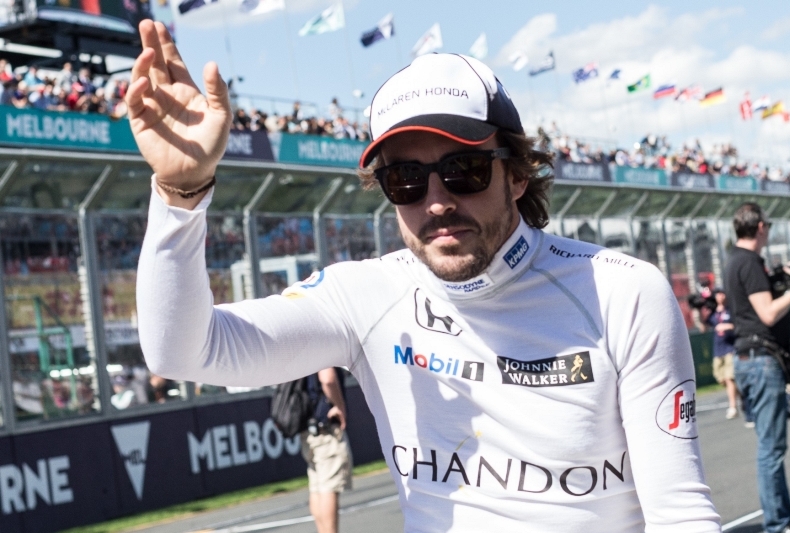 Španělský závodník formule 1 Fernando Alonso má pro strach uděláno.
