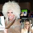 Katie Price to bez hromady make-upu sluší mnohem víc.