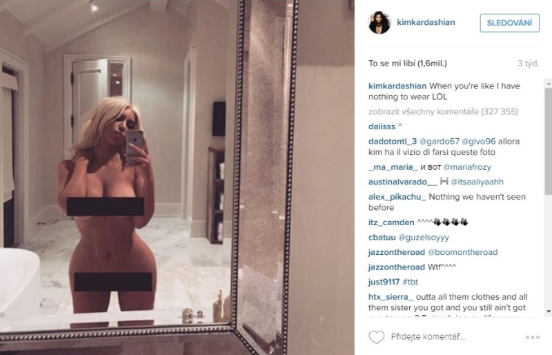Tahle fotka to celé způsobila. Nahá Kim Kardashian před zrcadlem. 