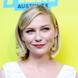 Místo svatby a děťátka si Kirsten Dunst zvyká na samotu.