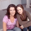 Lauren Graham a Alexis Bledel jako Lorelai a Rory.