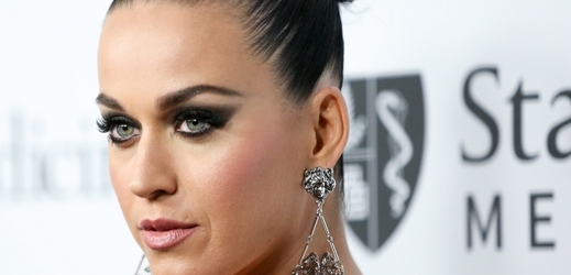Katy Perry má v bizarním soudním sporu zatím nad jeptiškami navrch.
