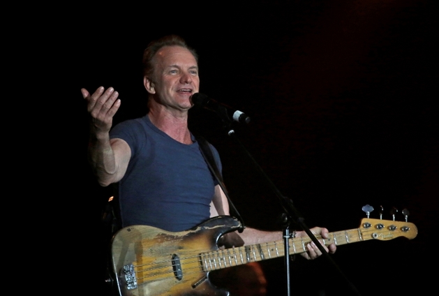 Britský muzikant Sting se svou organizací Rainforest chrání deštné pralesy.