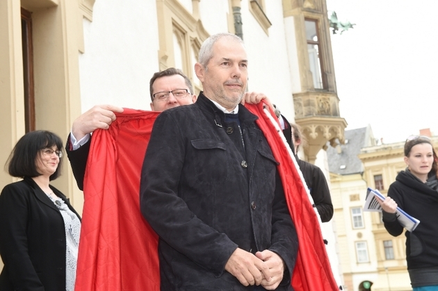 Marka Ebena zvolili studenti Univerzity Palackého králem olomouckého majálesu.