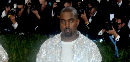 Snad každá hvězda má své manýry, Kanye West to ale prý přehání.