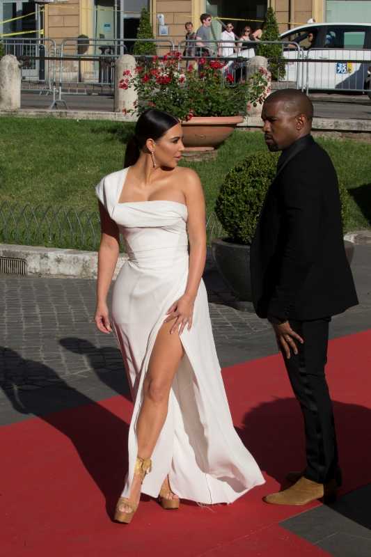 Bodyguard Steve Stanulis tvrdí, že nechápe, proč Kim Kardashian už dávno od manžela neutekla.