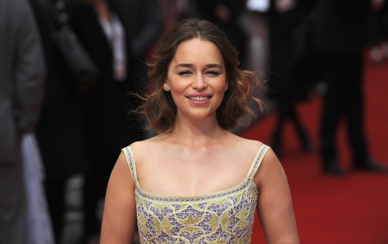 Londýnská rodačka Emilia Clarke se proslavila především rolí v kultovní sérii Hra o trůny.