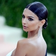Emily Ratajkowski je krásná žena, za žádnou cenu však nesnese být posuzována jen jako objekt vášně.