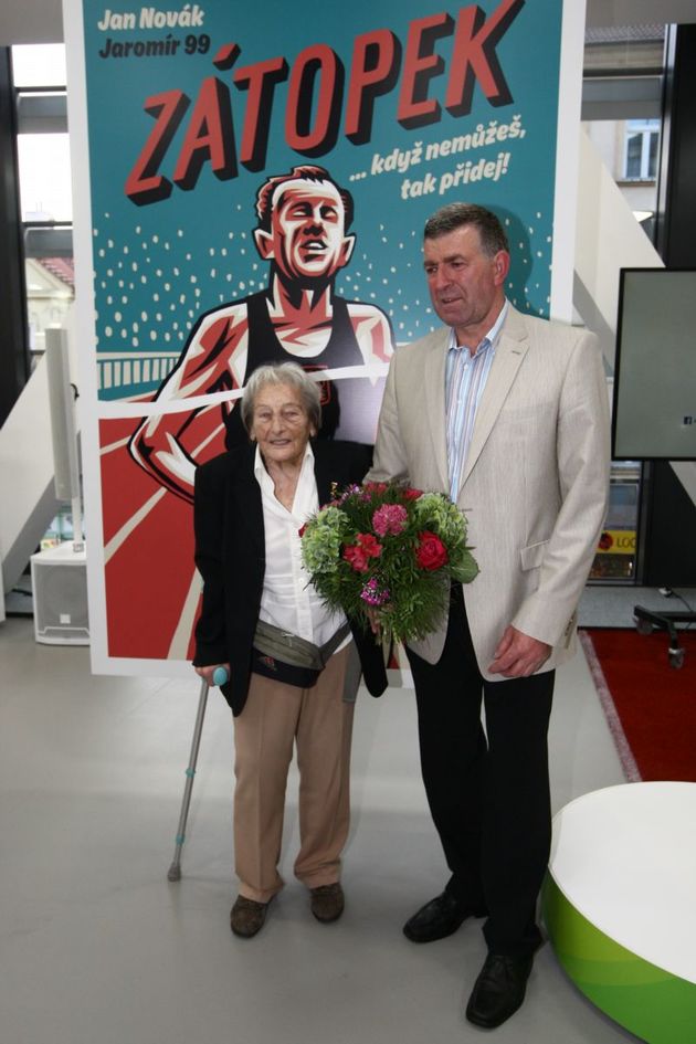 Její manžel Emil Zátopek je stejně jako ona českou atletickou legendou.