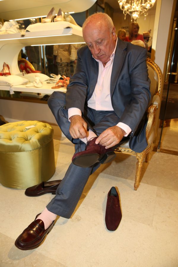 Je vidět, že Felix má cit pro módu. Ponožky měl sladěné s košilí do růžova.
