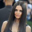 Katie Holmes se musí hodně snažit, aby vykouzlila své dceři úsměv na tváři.