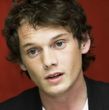 Americký herec ruského původu Anton Yelchin byl nalezen mrtvý. Bylo mu 27 let.