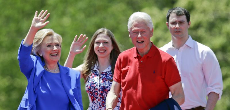 Rodina Billa Clintona se opět rozrostla.