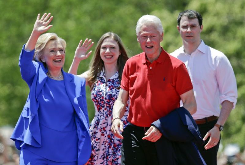 Rodina Billa Clintona se opět rozrostla.