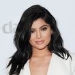 Kylie Jenner má vlastní kosmetiku a líbí se jí zvláštní odstíny barev.