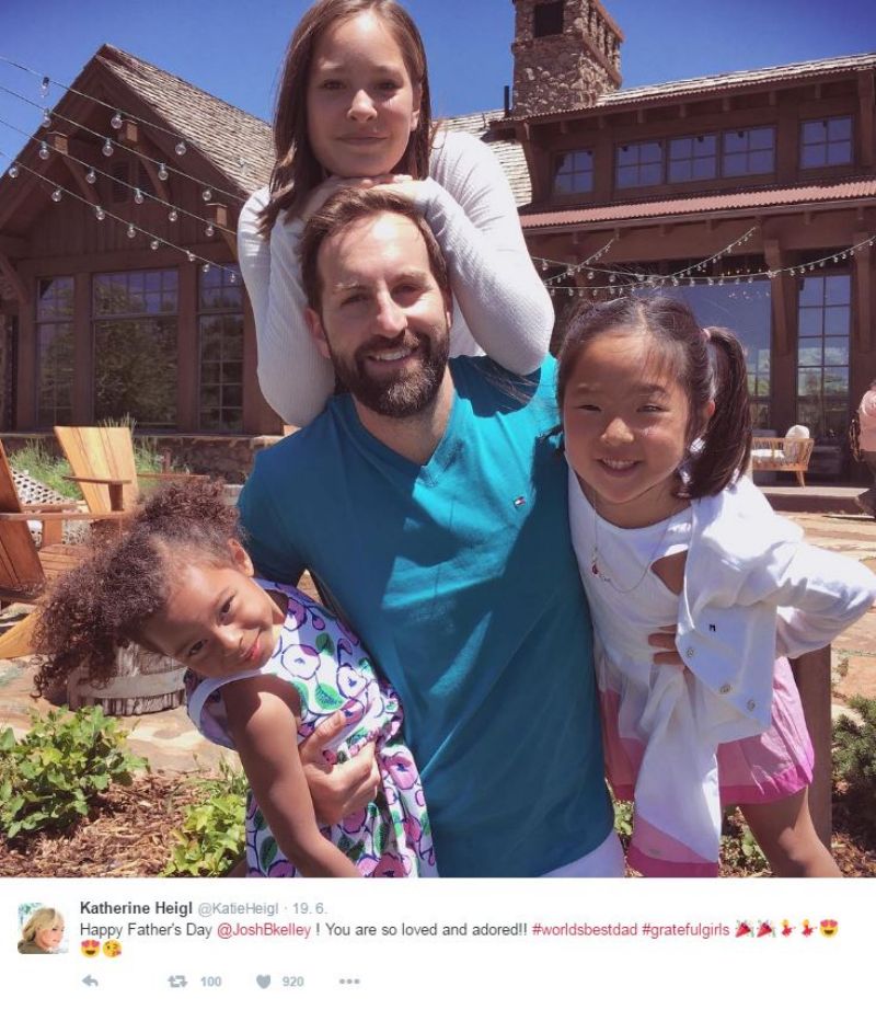 Pár adoptoval dvě malé holčičky a už se těší na syna.