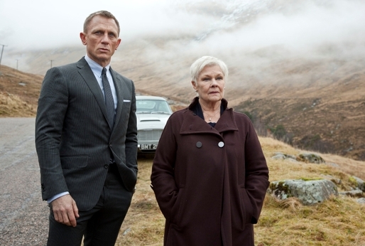 Skyfall byl pro Judi Dench v roli M poslední bondovkou, ani agent 007 v podání Daniela Craiga ji neochránil.
