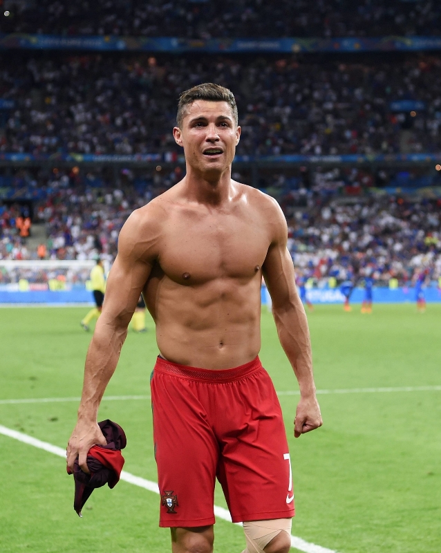 Cristiano Ronaldo získal nejen titul mistra Evropy s Portugalskem, ale také čtvrtou pozici v žebříčku nejvíc vydělávajících.