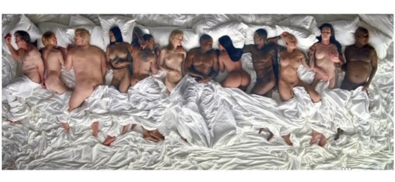 Kanye West do svého klipu použil voskové figuríny mnohých světových celebrit.