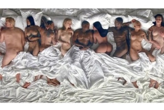 Kanye West do svého klipu použil voskové figuríny mnohých světových celebrit.