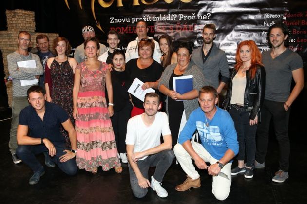 Herci se včera účastnili prvního čtení ze scénářů pod vedením režiséra Filipa Renče.