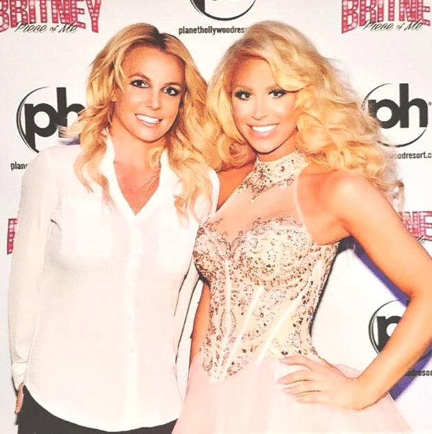 Kamarádství ji pojí také s popovou princeznou Britney Spears.