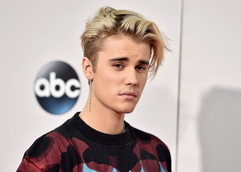Justina Biebera musel na jídlo zvát bývalý bezdomovec.