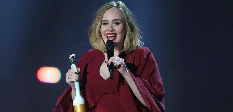 Zpěvačku Adele trápí zdravotní problémy. 