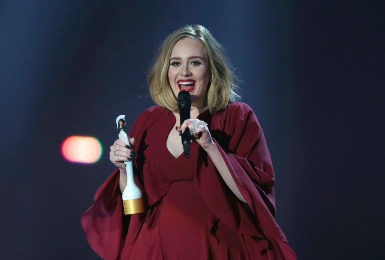 Zpěvačku Adele trápí zdravotní problémy. 