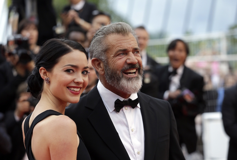 Mel Gibson a jeho přítelkyně Rosalind čekají dítě.