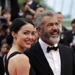 Mel Gibson a jeho přítelkyně Rosalind čekají dítě.