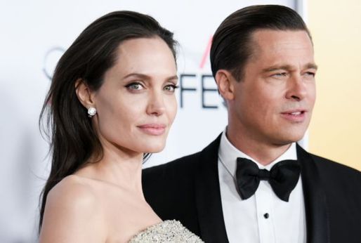 Angelina Jolie požádala o rozvod s Bradem Pittem.