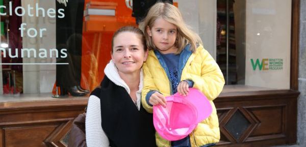 Lenka Nová vzala na slavnostní otevření Benettonu svoji dceru.