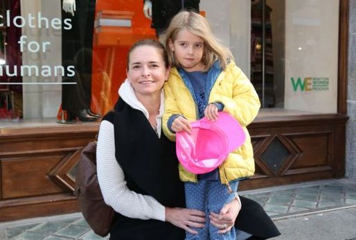 Lenka Nová vzala na slavnostní otevření Benettonu svoji dceru.