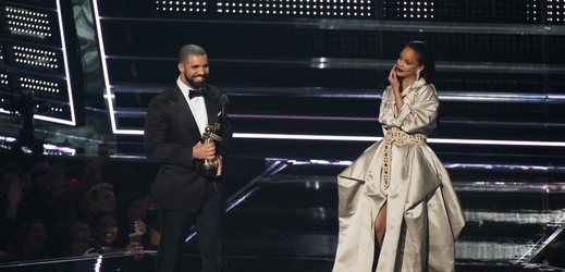 Rihanna s Drakem už netvoří pár.