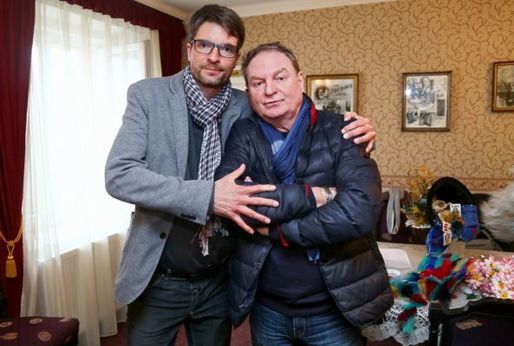 Michal Jančařík se svým otcem, který se bojí o synův život.