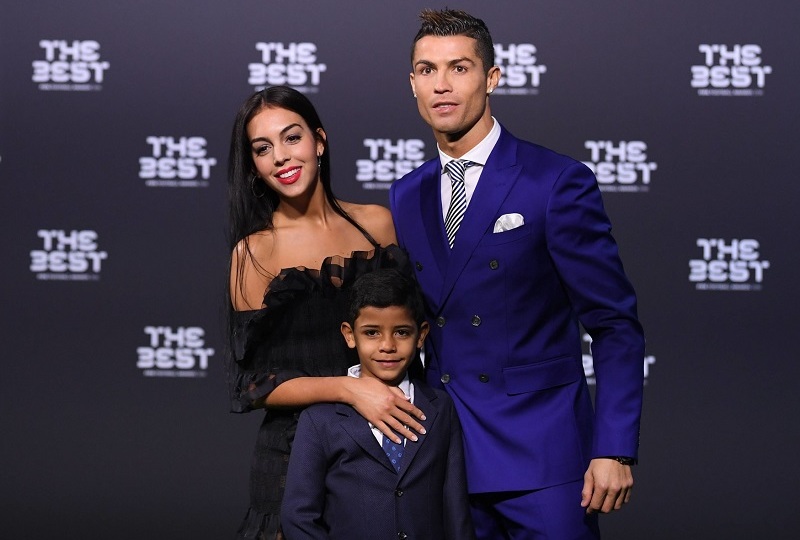 Cristiano Ronaldo se synem a Georgina Rodriguez.