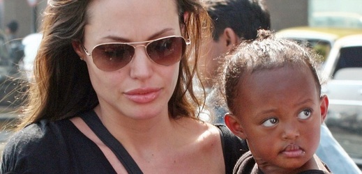 Angelina Jolie a Zahara.