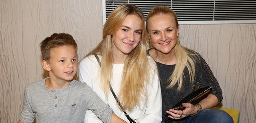 Linda Finková s dcerou Viktorií a synem Matyášem.