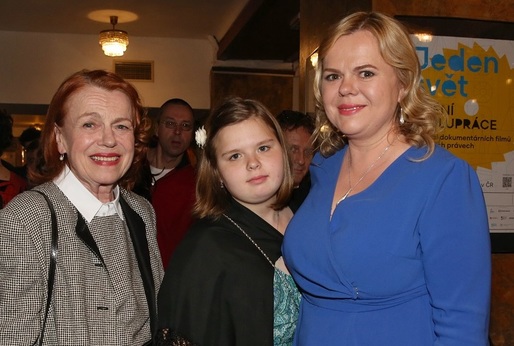 Iva Janžurová s dcerou a vnučkou.