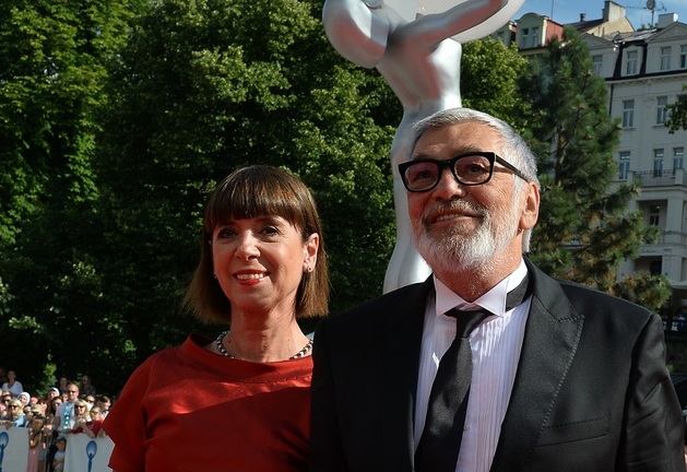 Prezident festivalu Jiří Bartoška s manželkou.