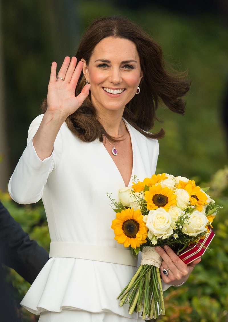 Vévodkyně Kate vsadila na bílou.